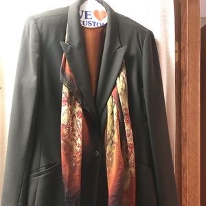 Dana Bachman suit